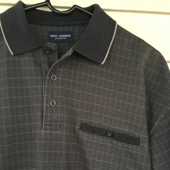 Mens short sleeve 3 button down with colar and a front button pocket. - Picture 7 of 8